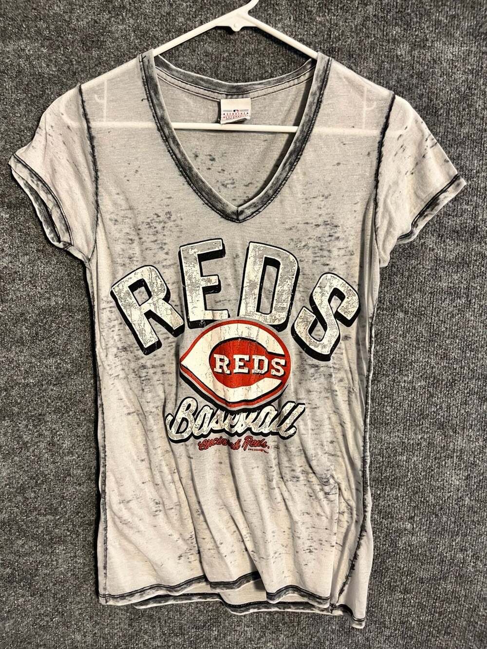 5th & Ocean Cincinnati Reds T-Shirt Size S Gray Burnout MLB 007-013